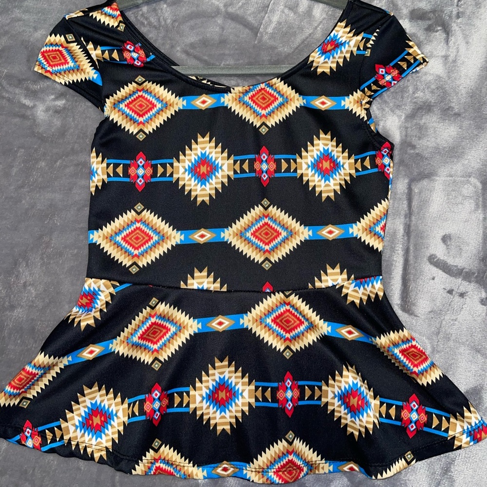 Cute blouse with back cut out